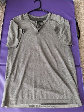 Metal Vent Henley